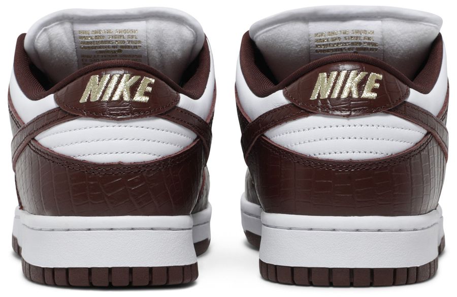 Nike SB Dunk Low Supreme Stars Barkroot Brown (2021)