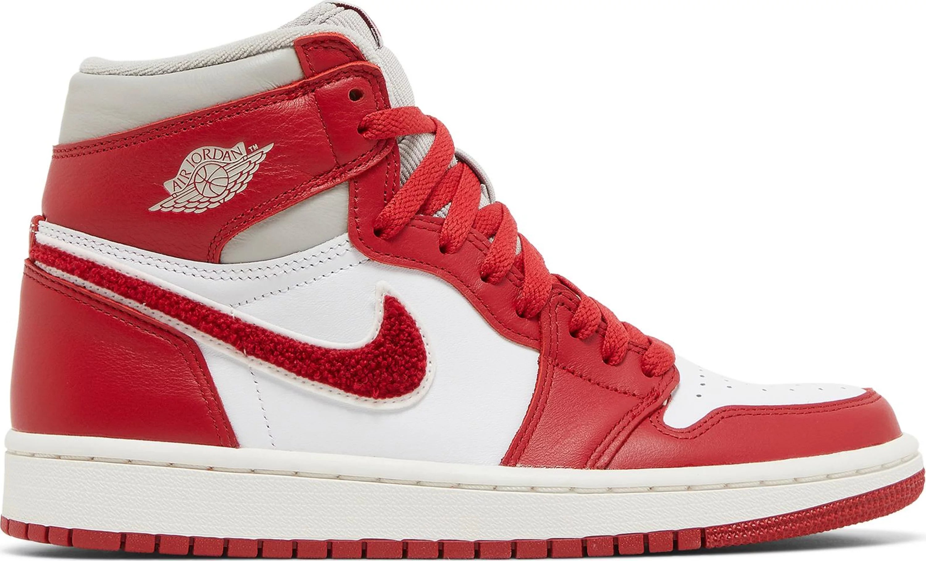 Air Jordan 1 Retro High OG 'Varsity Red' (W)