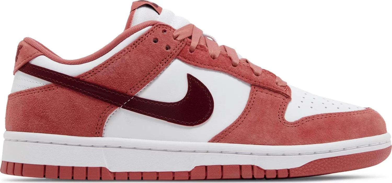 Nike Dunk Low 'Valentine's Day' (2024) (W)