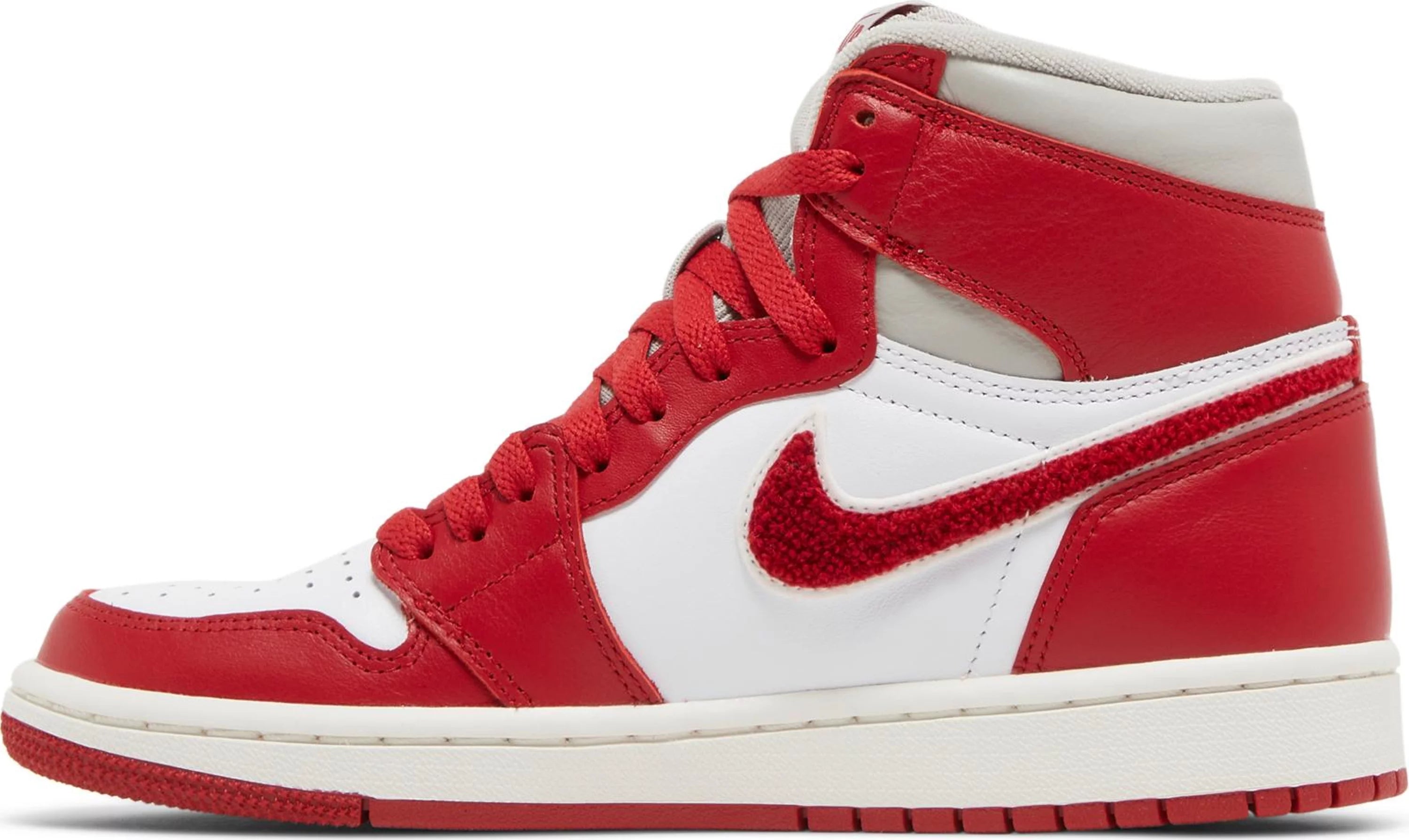 Air Jordan 1 Retro High OG 'Varsity Red' (W)