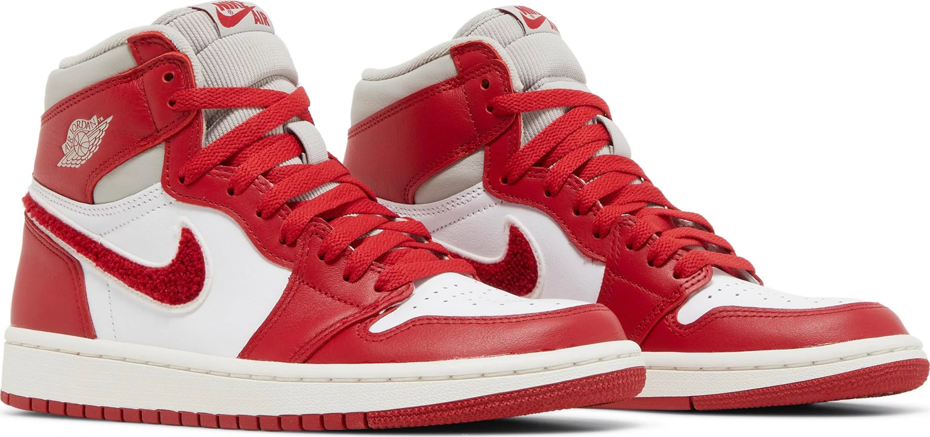 Air Jordan 1 Retro High OG 'Varsity Red' (W)