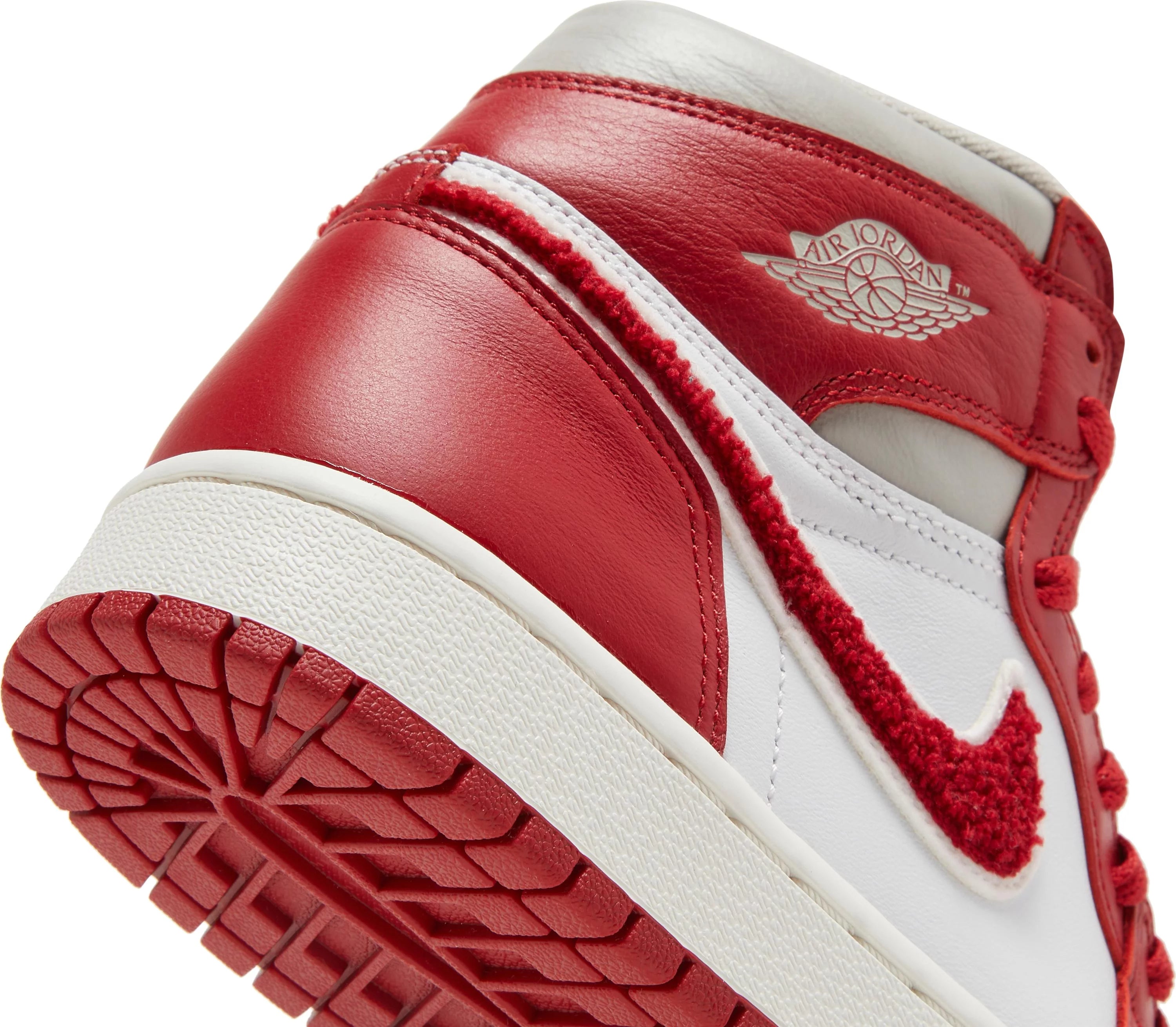 Air Jordan 1 Retro High OG 'Varsity Red' (W)